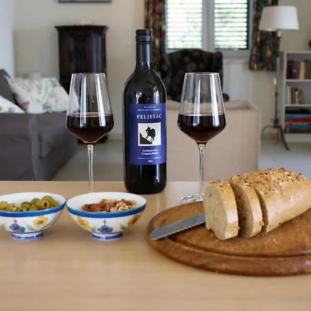 Zavala-lighthouse * زافالا